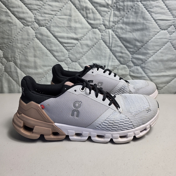 On Running Shoes - On Cloud Cloudflyer Running Shoes Womens 8.5 Sneakers Glacier Rosebrown